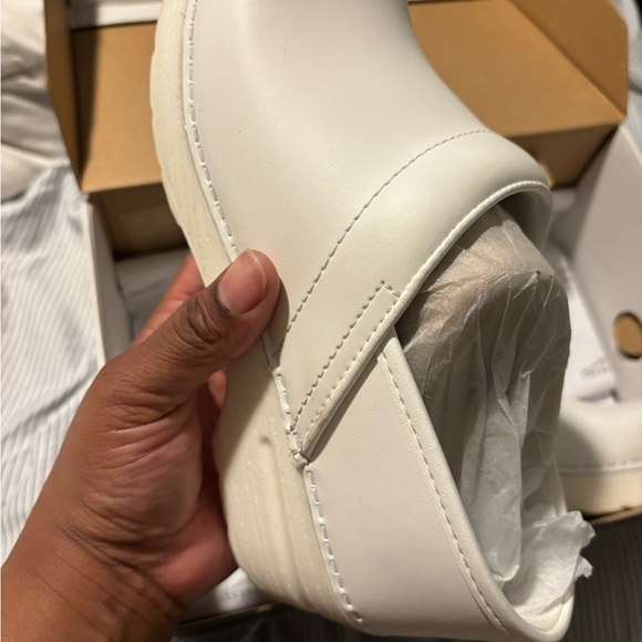 Dansko nursing clogs - Picture 6 of 9